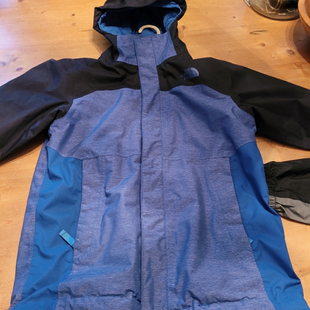 Boy's The North Face 3 in 1 Triclimate jacket size medium